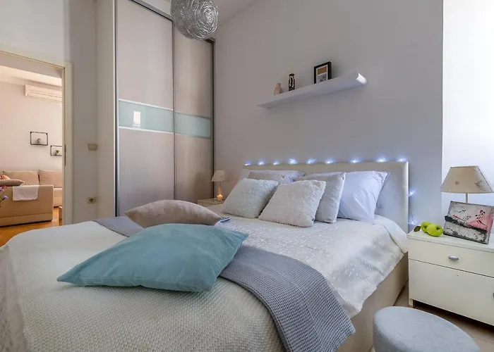 Next To Amphitheatre Apartman Pula