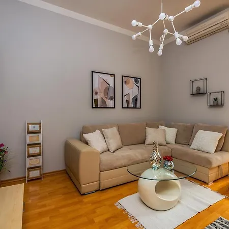 Next To Amphitheatre شقة *