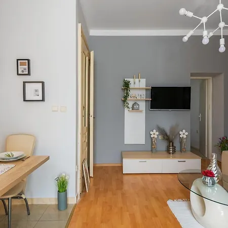 Next To Amphitheatre * بولا